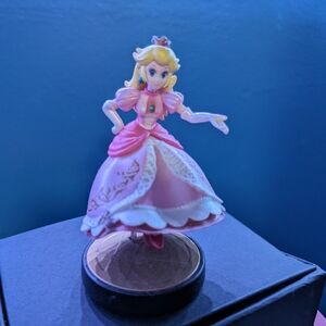 Princess Peach Amiibo Nintendo switch wii